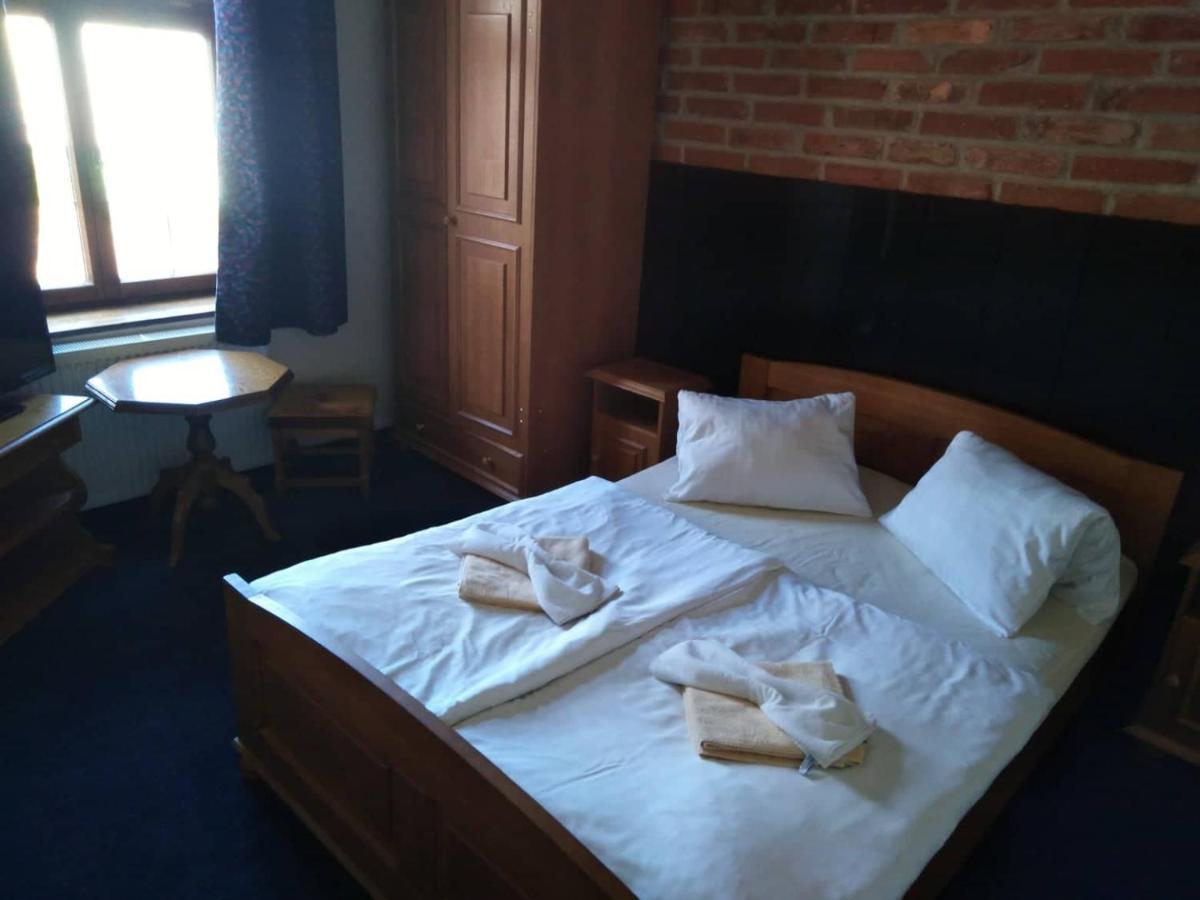 Hotel Chicago Chomutov Εξωτερικό φωτογραφία
