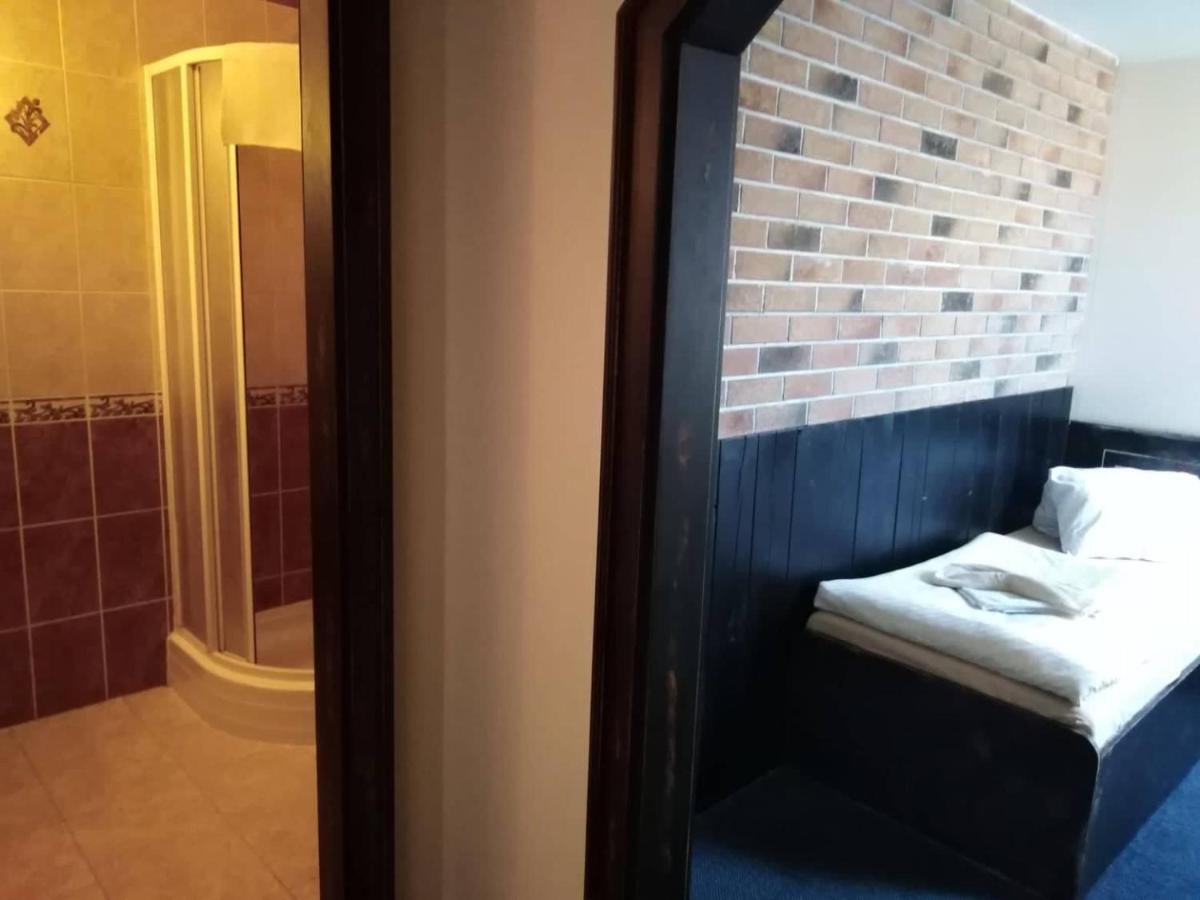 Hotel Chicago Chomutov Εξωτερικό φωτογραφία