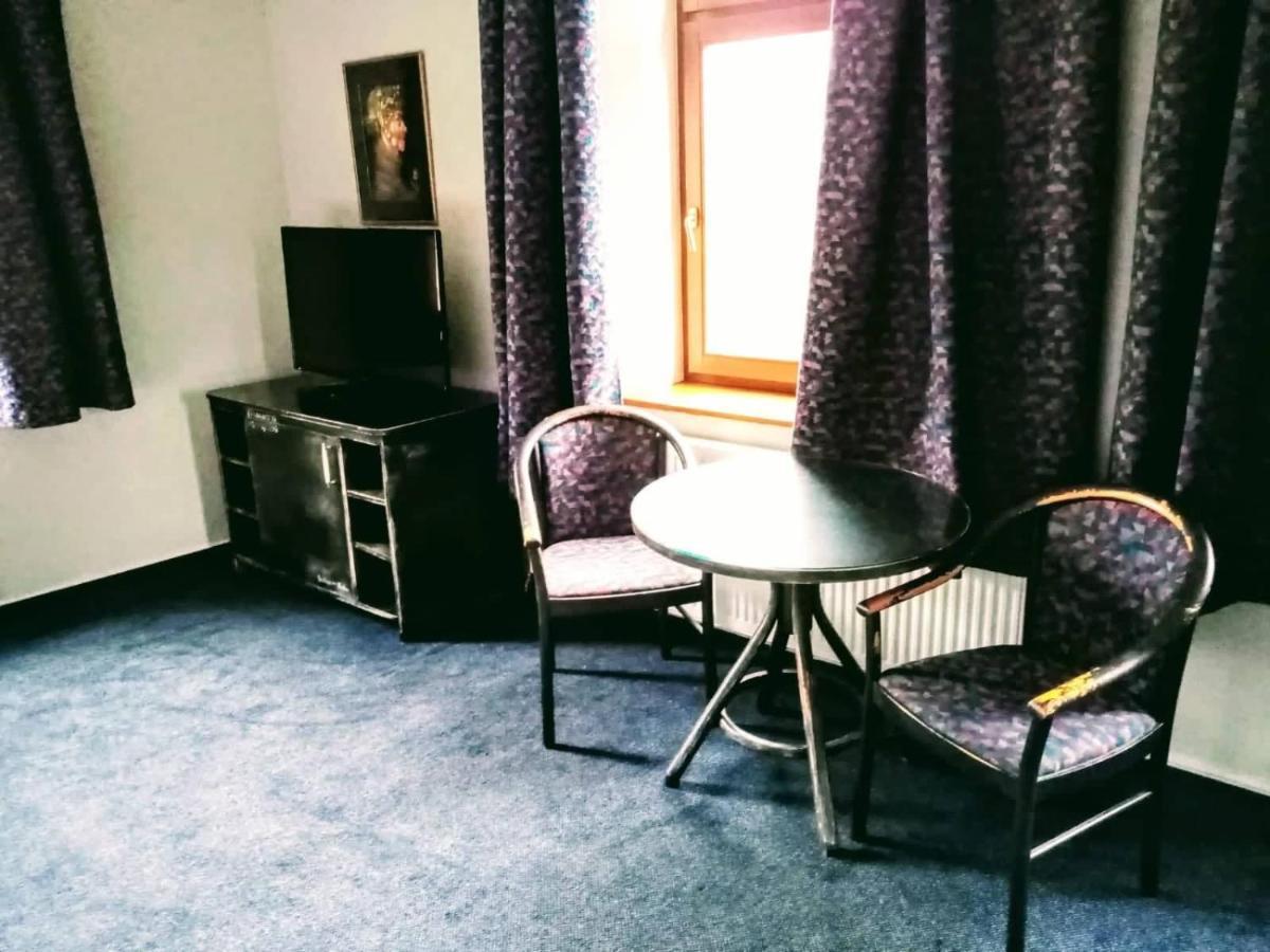 Hotel Chicago Chomutov Εξωτερικό φωτογραφία
